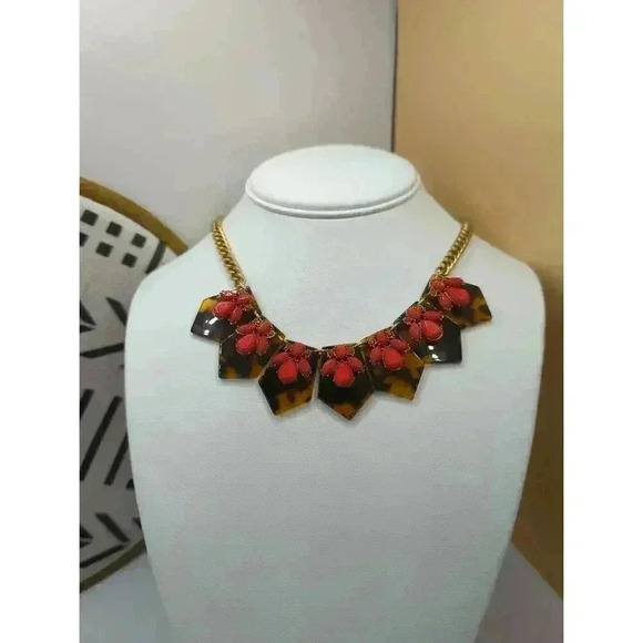 J Crew Gold Tone Chain Necklace Hexagonal Tortoiseshell Pendants Red Stones - Picture 2 of 6